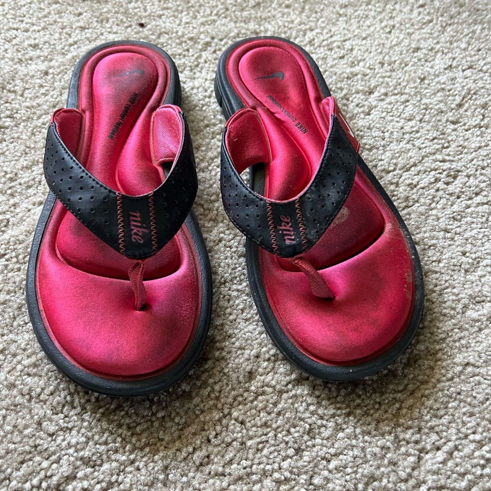 Nike flip flops